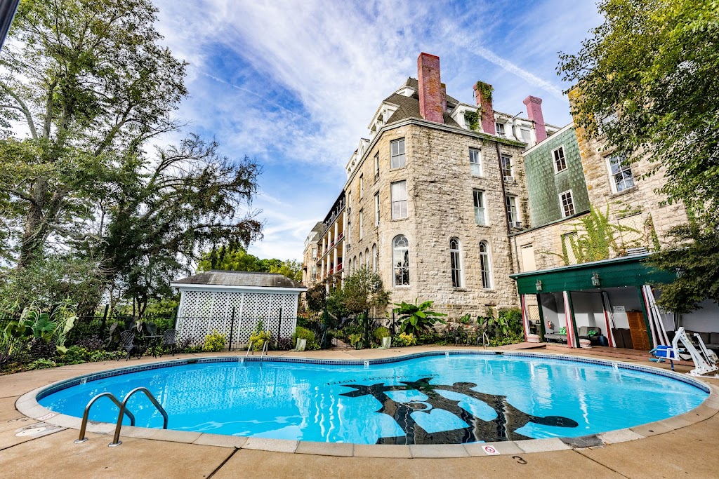 1886 Crescent Hotel