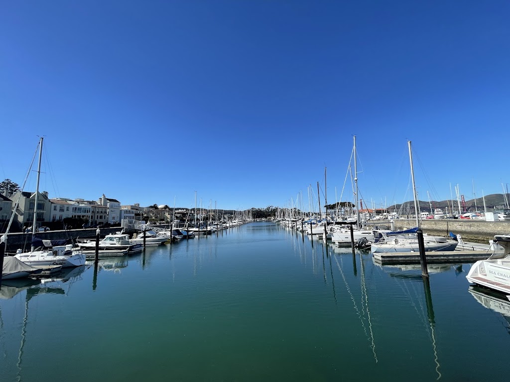 Marina Yacht Harbor (Dog-Friendly Promenade)