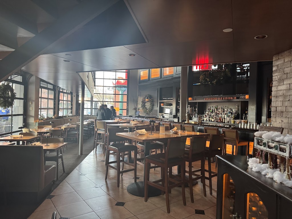 Eleven Contemporary Kitchen (Pet-friendly Patio)