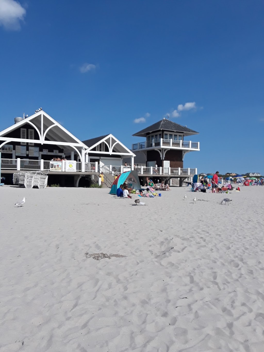 Sand Hill Cove (Roger W. Wheeler) State Beach