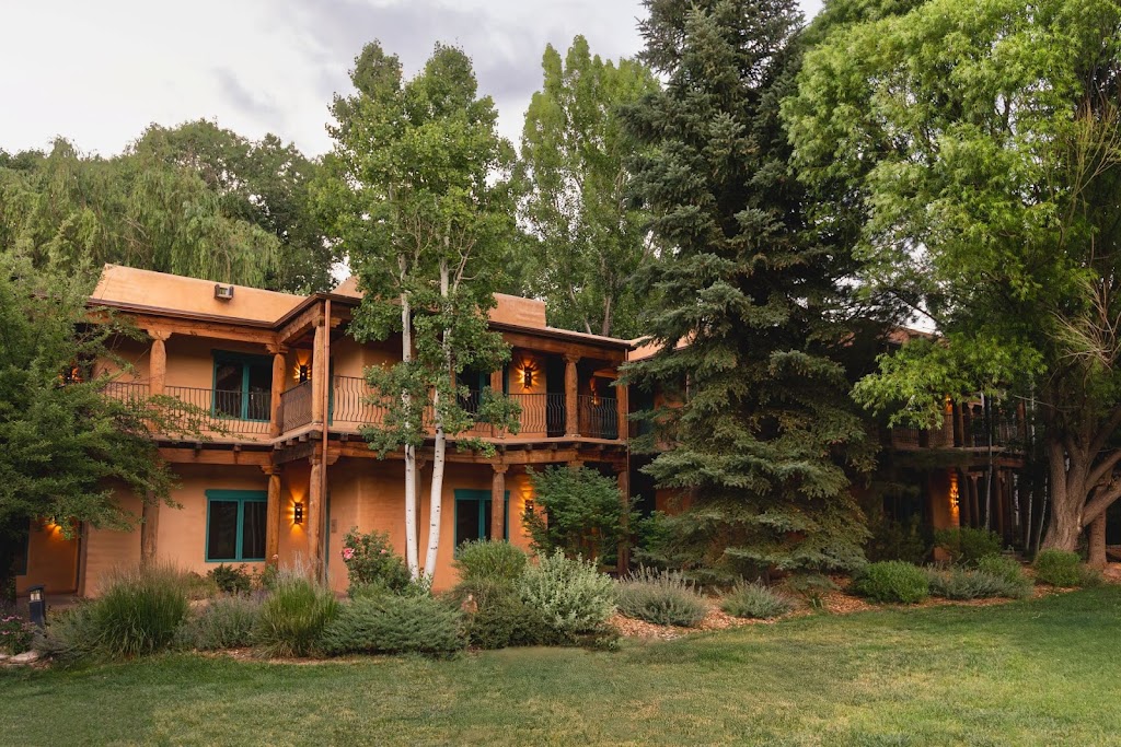 El Monte Sagrado Living Resort