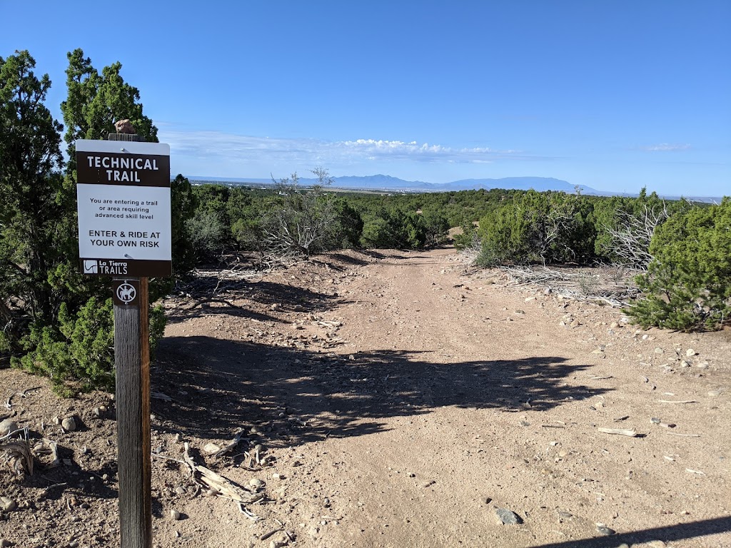 La Tierra Trails
