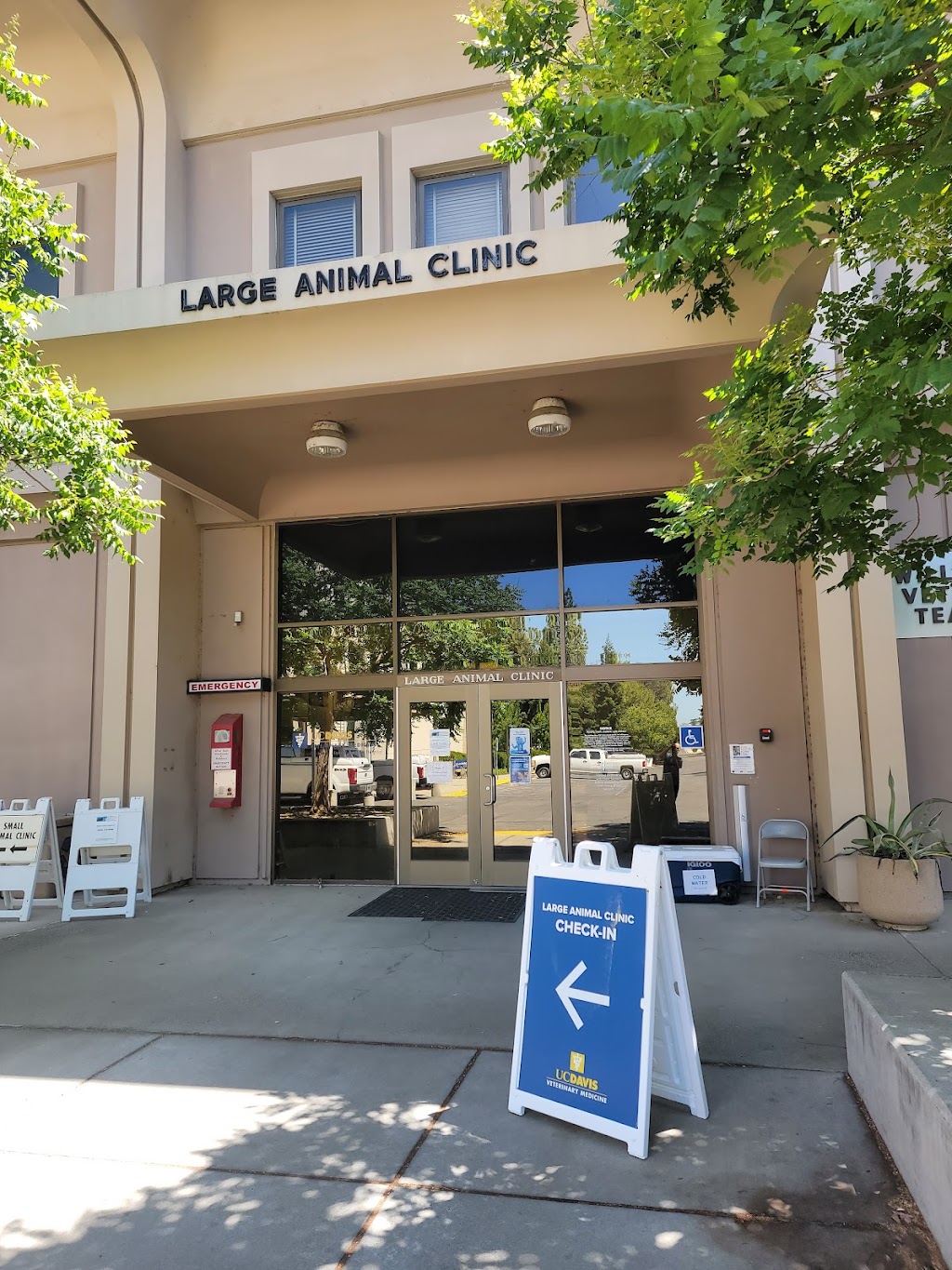 UC Davis Veterinary Medical Teaching Hospital