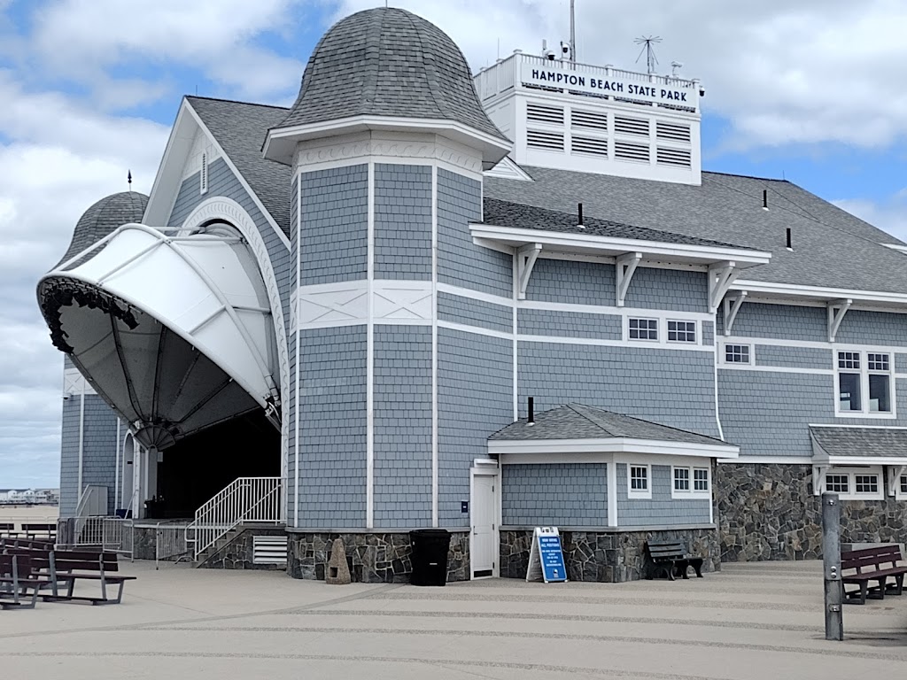 Hampton Beach (Off-Season)