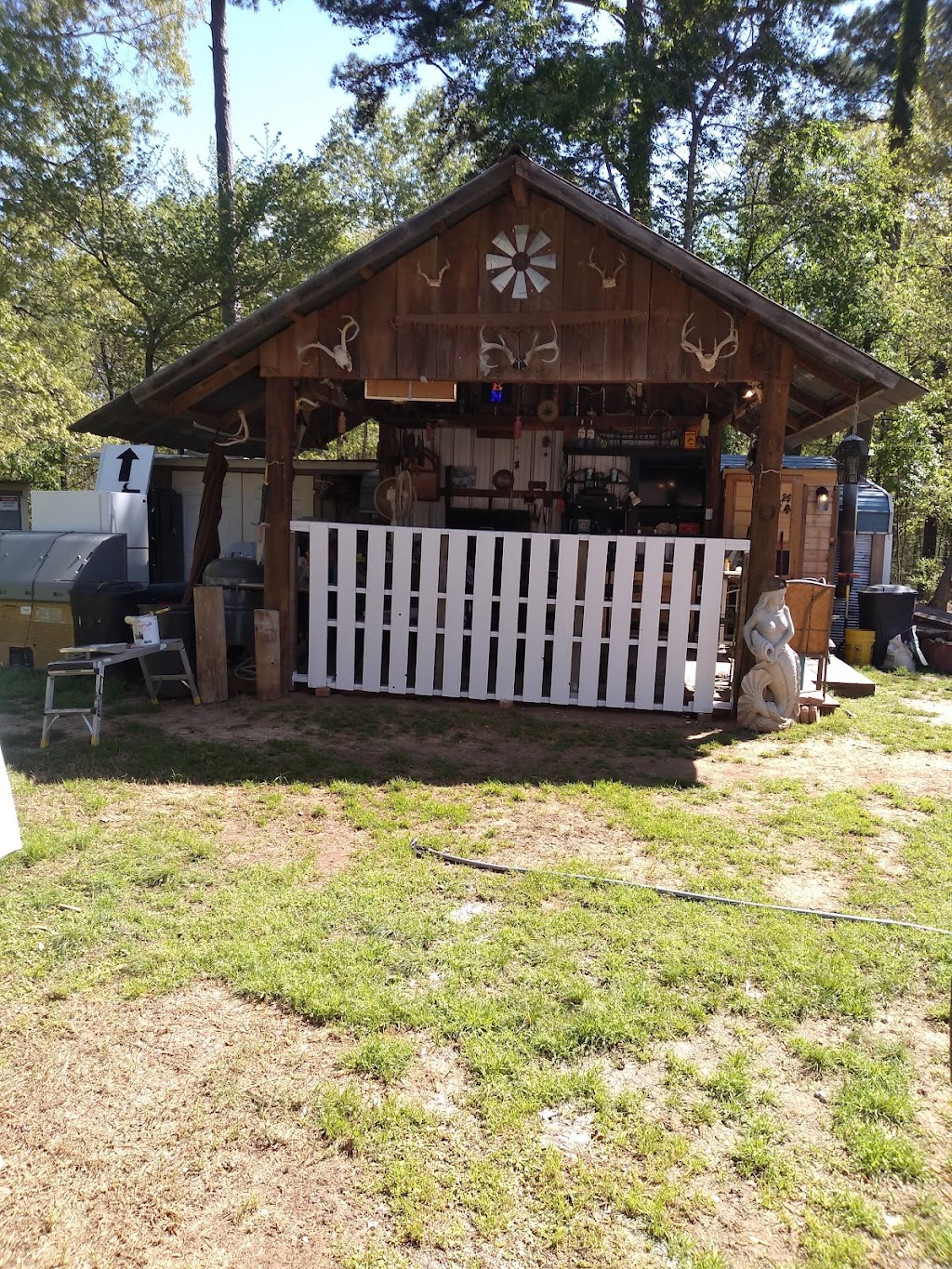 Broken Bow Lake