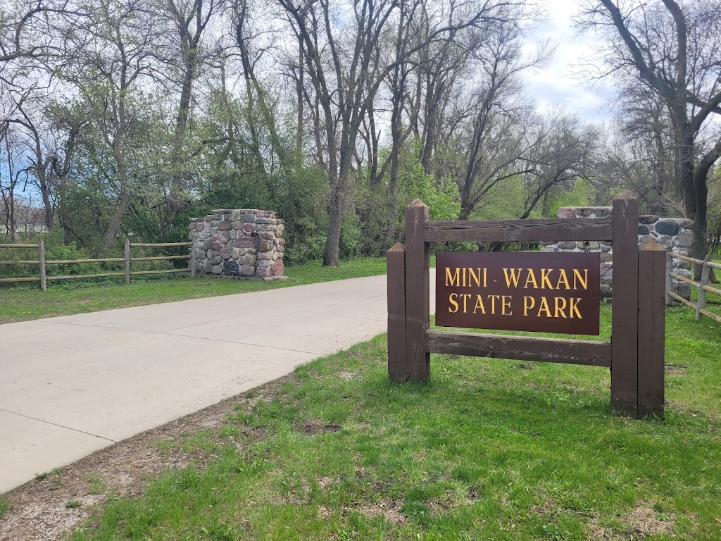 Mini-Wakan State Park